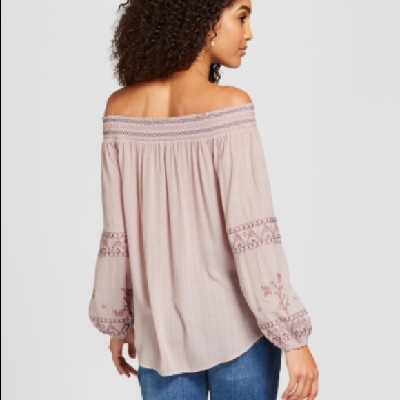 🥂SOLD KNOX ROSE Embroidered Off the Shoulder Top - Picture 2 of 8